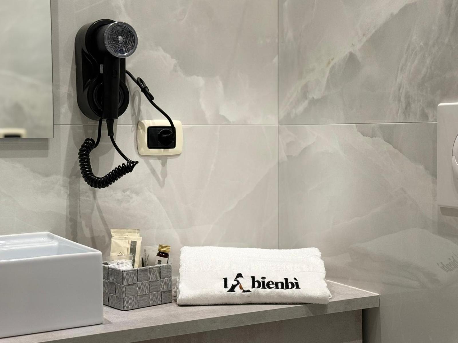Hotel Labienbi' Cosenza Esterno foto